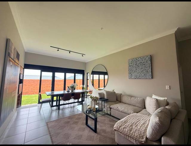 3 BEDROOM HOUSE FOR SALE IN SIX FOUNTAINS